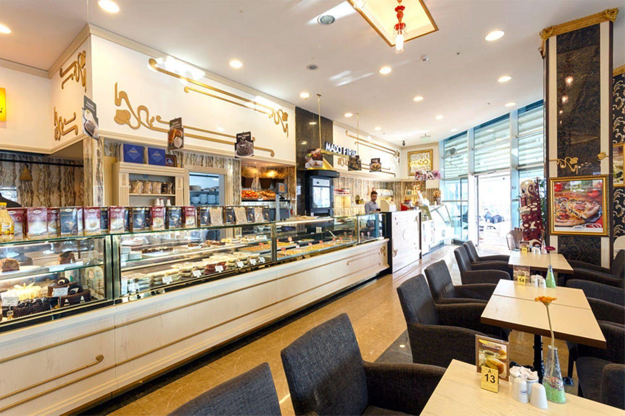Flora Suites Atasehir Istanbul Exterior foto