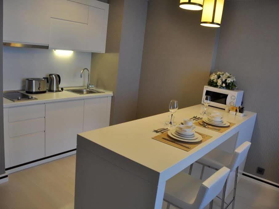 Flora Suites Atasehir Istanbul Exterior foto